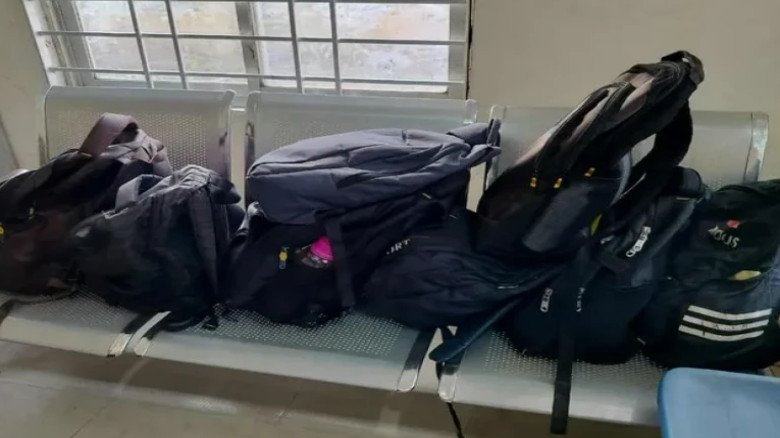 যশোরে সরকারি হাসপাতালে অবৈধ ফিজিওথেরাপি কার্যক্রমে অভিযান যশোরে সরকারি হাসপাতালে অবৈধ ফিজিওথেরাপি কার্যক্রমে অভিযান