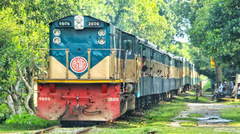 জামালপুরে দুই আন্তনগর ট্রেনের দৈনিক বিলম্ব, ভোগান্তিতে যাত্র