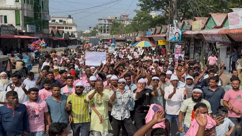 মাদারীপুরে বিএনপি প্রার্থীর মনোনয়ন স্থগিতের প্রতিবাদে বিক্ষো