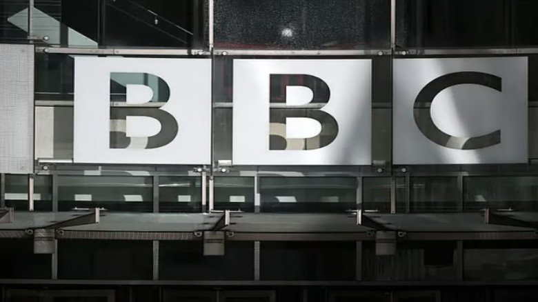 নেতৃত্বহীন সংকটে বিবিসি: সাবেক কর্মকর্তা ক্রেইগ অলিভারের তীব