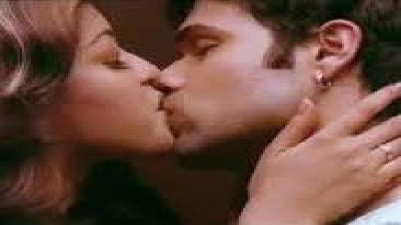 ৩০টি চুম্বনের দৃশ্যেও ডাহা ফ্লপ: যে হিন্দি সিনেমাটি দর্শক টা