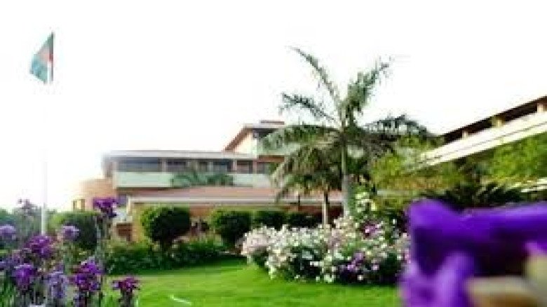 দিল্লিতে হাইকমিশনের সামনে বিক্ষোভের পর কনসুলার সেবা স্থগিত